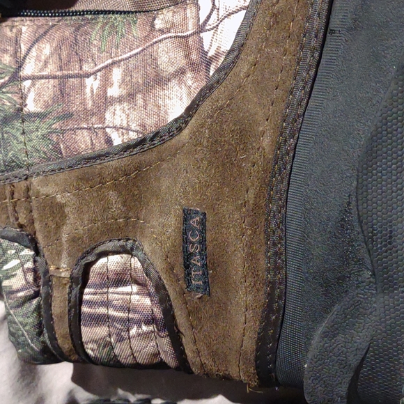 Boots - Picture 3 of 4